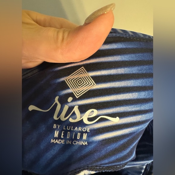 🔴Rise by Lularoe Legging - Picture 3 of 4